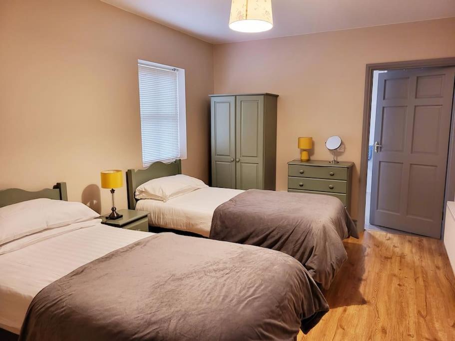 Clairhouse Accommodation Лехінч Екстер'єр фото