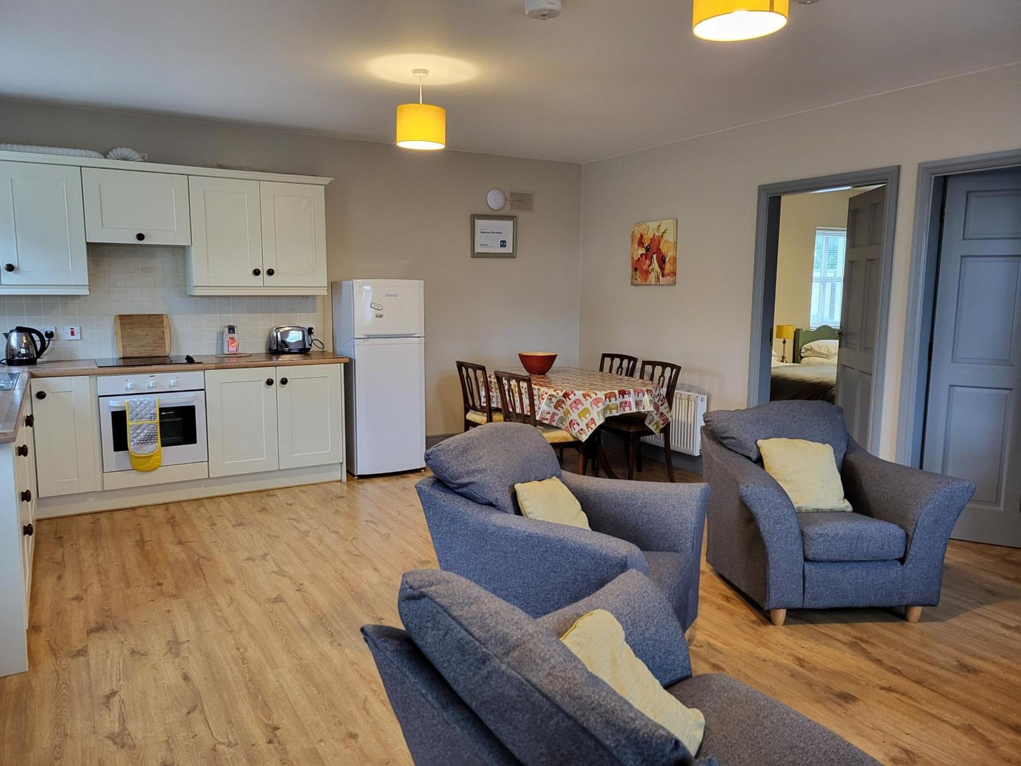 Clairhouse Accommodation Лехінч Екстер'єр фото